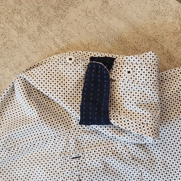 Diamond Circle Pattern Boys Long Sleeved Dress Shirt Size Medium 10/12 - Picture 3 of 7